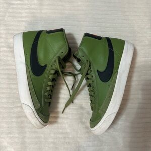 Nike Blazer Sneakers